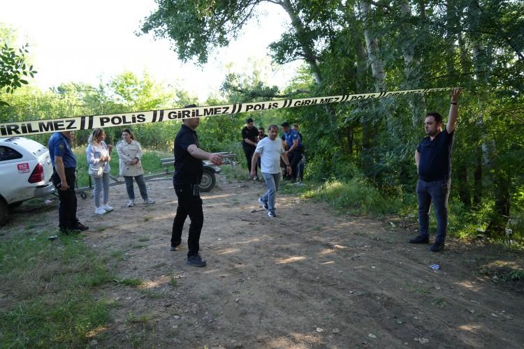 <p>Edirne'de Sarayi&ccedil;i mevkisinden ge&ccedil;en Tunca Nehri'nde iki kişiyi hareketsiz halde g&ouml;ren vatandaşların ihbarı &uuml;zerine b&ouml;lgeye polis, sağlık ve AFAD ekipleri sevk edildi.&nbsp;</p>
