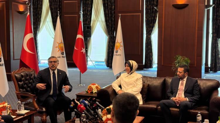 <p>Bu birlik ve beraberliğin sadece bayramlarda değil her zaman olmasının &ouml;nemine işaret eden Yayman, milletin de siyasi partilerden bunu beklediğini ifade etti.</p>

<p>Yayman, "M&uuml;sl&uuml;man coğrafyasında, Gazze'de, İran'da, yine pek &ccedil;ok &uuml;lkede meseleler var. İnşallah dileriz ve temenni ederiz ki bir an &ouml;nce buralarda da barış, birlik ve beraberlik sağlanır." dedi.</p>
