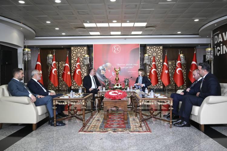 <p><strong>MHP&nbsp; SAADET PARTİSİ</strong><br />
<br />
MHP Genel Başkan Yardımcısı Z&uuml;hal Topcu (sağ 3) başkanlığındaki heyet, bayram ziyareti kapsamında gelen siyasi parti heyetlerini kabul etti. MHP heyeti, bu kapsamda ziyarette bulunan Saadet Partisi Genel Başkan Yardımcısı Sinan Tekin (sol 3) başkanlığındaki heyetle MHP Genel Merkezi'nde bayramlaştı.</p>
