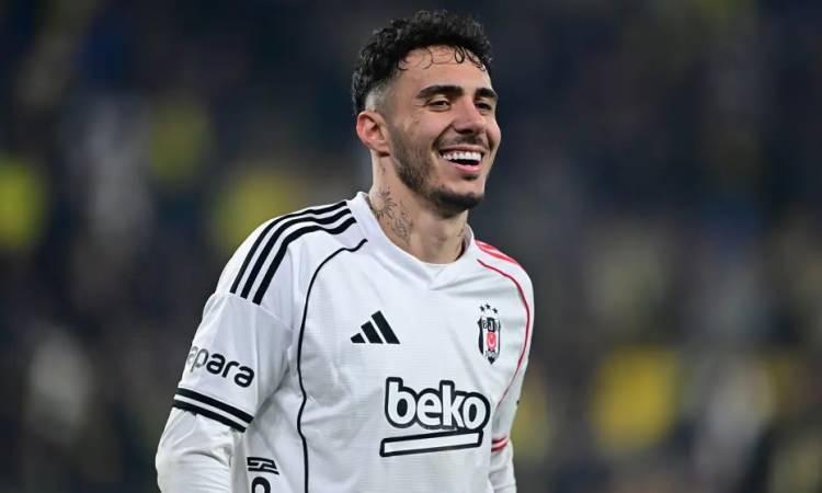 <p>Beşiktaş'ın stoperi Emirhan Top&ccedil;u'ya Fransa'dan ilgi olduğu iddia edildi. Ligue 1'den bir kul&uuml;b&uuml;n, 25 yaşındaki futbolcu i&ccedil;in resmi teklif hazırlığında olduğu iddia edildi.</p>

<p>(FANATİK)</p>
