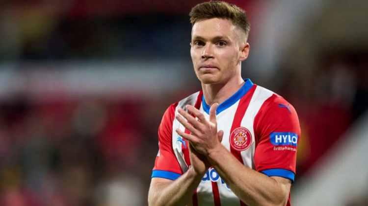 <p>Trabzonspor Y&ouml;netimi, sağ kanat transfer transferi i&ccedil;in geri sayıma ge&ccedil;ti. Fırtına, La Liga'da k&uuml;me d&uuml;şen Girona'da forma giyen Viktor Tsygankov i&ccedil;in ısrarını s&uuml;rd&uuml;r&uuml;yor. 28 yaşındaki Ukraynalı gelmeye sıcak bakıyor.</p>

<p>(FOTOMA&Ccedil;)</p>
