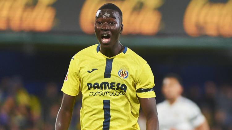 <p>Villarreal, Galatasaray'ın g&uuml;ndeminde olan Pape Gueye'yi satarak finansal anlamda rahatlamak istiyor. Bu plan oyuncunun &ouml;n&uuml;n&uuml; a&ccedil;ıyor.</p>

<p>(AKŞAM)</p>
