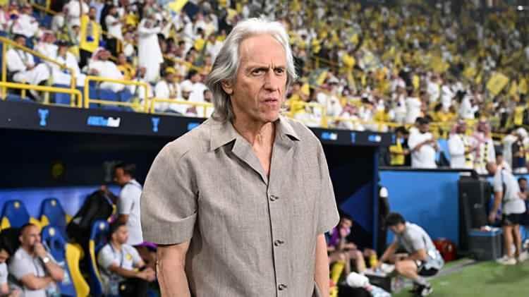 <p>Adı Fenerbah&ccedil;e ile anılan Jorge Jesus, Suudi Arabistan ekibi Al Nassr'dan ayrıldı. Aziz Yıldırım ve Hakan Safi'nin daha &ouml;nce g&ouml;r&uuml;şmediklerini a&ccedil;ıkladığı kurt hoca, Al Nassr kariyerini şampiyonlukla sonlandırdı. 2022-2023'te T&uuml;rkiye Kupası'nı kazanan Jesus'ta tekrardan Fenerbah&ccedil;e ihtimali doğdu.</p>

<p>(AKŞAM)</p>

<p>&nbsp;</p>
