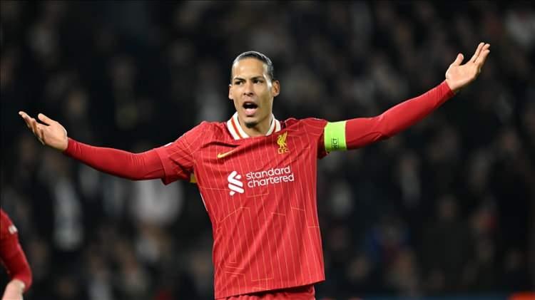 <p>Stoper takviyesi d&uuml;ş&uuml;nen Galatasaray'da ilk sıraya Liverpool'un &uuml;nl&uuml; yıldızı Virgil Van Dijk yazıldı. Hollandalı savunmacı i&ccedil;in harekete ge&ccedil;ilecek, resmi temaslar başlayacak.</p>

<p>(FOTOMA&Ccedil;)</p>
