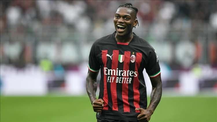 <p>Fenerbah&ccedil;e ve Galatasaray'ın kadrolarına katmak istedikleri Rafael Leao'dan iki takıma da iyi haber geldi.</p>
