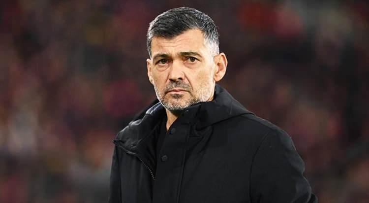 <p>Beşiktaş'ın teknik direkt&ouml;r listesinin &uuml;st sıralarında Razvan Lucescu ile Sergio Concei&ccedil;ao&rsquo;nun yer aldığı kaydedildi. Concei&ccedil;ao i&ccedil;in Beşiktaş&rsquo;ın resmi adım atabileceği ve &ouml;n&uuml;m&uuml;zdeki g&uuml;nlerde temasların hız kazanabileceği ifade edildi.</p>

<p>(FANATİK)</p>
