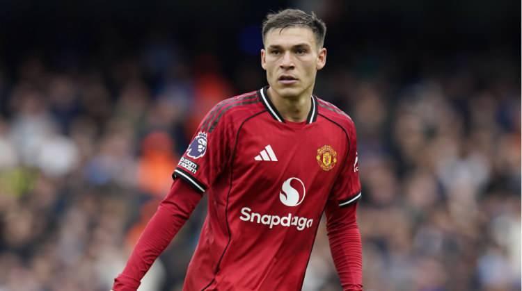 <p>Galatasaray'ın g&uuml;ndemindeki Uruguaylı yıldız Manuel Ugarte i&ccedil;in M.United 28 milyon sterlin istiyor. İngiliz ekibi, Ugarte'yi 50 milyon sterline almıştı.</p>

<p>(AKŞAM)</p>
