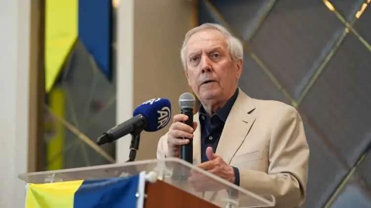 <p>Fenerbah&ccedil;e'de yapılacak başkanlık se&ccedil;iminde Aziz Yıldırım'ın g&ouml;reve gelmesi halinde Kante ile yollar ayrılabilir.</p>
