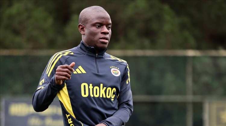 <p>Yıldırım, maliyeti 88.6 milyon Euro'yu bulan Kante'ye veda ederek &ouml;nemli bir transfer kaynağı oluşturmak istiyor.<br />
<br />
(TAKVİM)</p>
