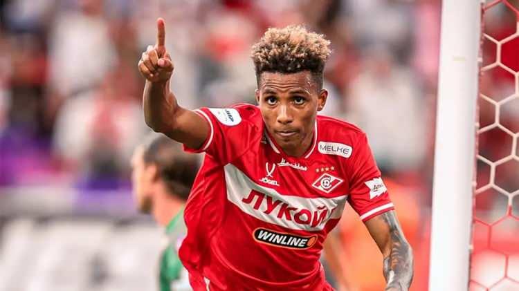 <p>Galatasaray ve Beşiktaş, Gedson Fernandes transferinde bir kez daha karşı karşıya. Spartak Moskova forması giyen Portekizli futbolcunun T&uuml;rkiye'ye d&ouml;nmeye sıcak baktığı belirtiliyor.<br />
<br />
(Fanatik)</p>
