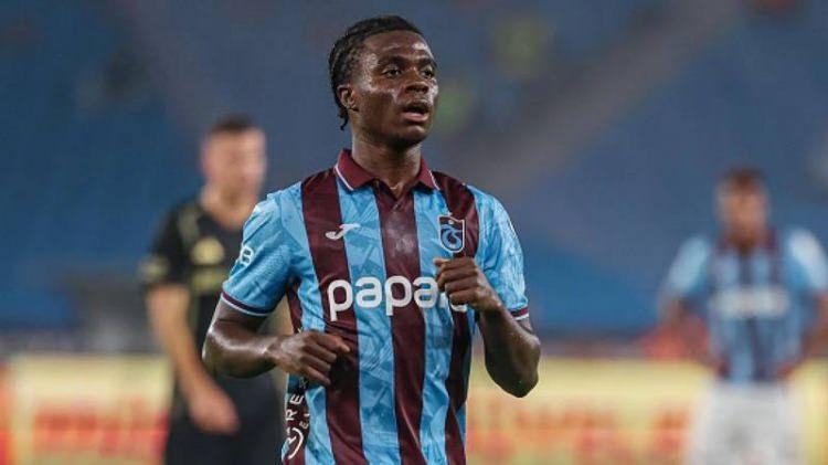 <p>Chelsea, Tottenham ve Benfica, Oulai i&ccedil;in sıraya girdi. Trabzonspor, bu sezon g&ouml;sterdiği performansla Avrupa'da dikkatleri &uuml;zerine &ccedil;eken 20 yaşındaki orta sahayı 30 milyon euronun altında bir paraya bırakmayacak.</p>

<p>(AKŞAM)</p>
