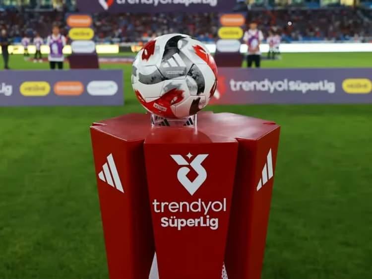 <p>İşte S&uuml;per Lig'de 2026-2027 sezonunda yer alacak 18 takım:</p>
