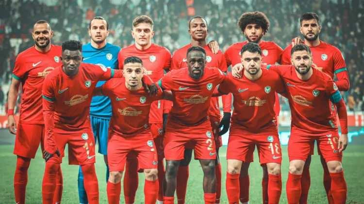 <p>Ligi ikinci sırada tamamlayan 74 puanlı Amed Sportif Faaliyetler de S&uuml;per Lig biletini aldı.</p>
