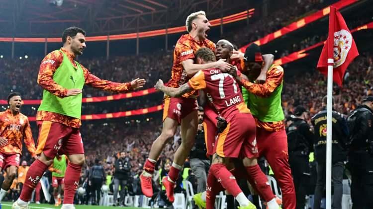 <p>- Galatasaray</p>
