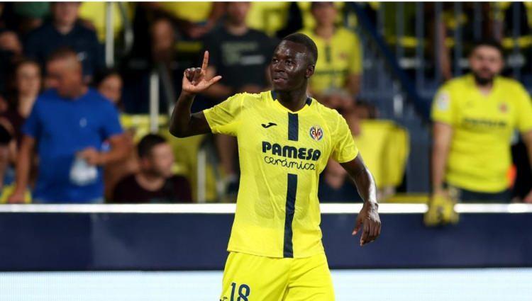 <p>Galatasaray yeniden Pape Gueye'e y&ouml;neldi. Okan Buruk'un &ccedil;ok istediği yıldızın transferi devre arasında ger&ccedil;ekleşmemişti.</p>

<p>(TAKVİM)</p>
