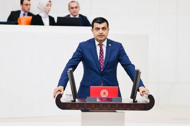 <p><strong>DENİZ DEMİR</strong></p>
