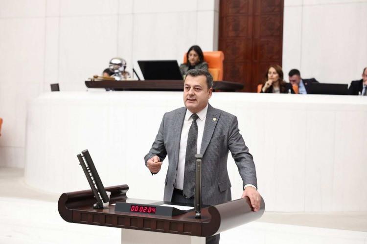 <p><strong>VECDİ G&Uuml;NDOĞDU</strong></p>
