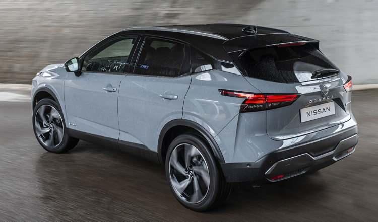 <p><span style="color:#B22222"><strong>QASHQAİ E-POWER HAZİRAN 2026 OPSİYON FİYATLARI</strong></span></p>

<p><strong>OPSİYON T&Uuml;R&Uuml;</strong><strong> </strong><strong>FİYAT</strong><strong>&nbsp;&nbsp;&nbsp;&nbsp;</strong><strong>PAKET</strong></p>

<p>Siyah tavan rengi &ccedil;ift renk opsiyonu 25.000 TL İlgili versiyonlar</p>
