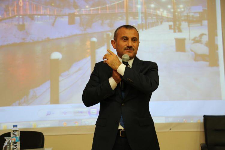 <p>&Ouml;ğretmenin evindeyken bana neden 'korkuyorum' diye mesaj attığını bilemiyorum. Benim G&uuml;listan'a 'yurda veya K&uuml;ba'ya git, gittiğin zaman beni ara' dememdeki kasıt onun adına endişelendiğim i&ccedil;indir, g&uuml;venli bir yere ge&ccedil;mesini sağlamak i&ccedil;in &ouml;yle bir mesaj attım. Tam olarak hatırlamıyorum ancak G&uuml;listan'ın beni aramadığını ve mesaj atmadığını hatırlıyorum. G&uuml;listan'ın bana 'bizim i&ccedil;in zaman bitti' c&uuml;mlesindeki benim anladığım bizim ilişkimizin bittiğidir. G&uuml;listan'ın 15 g&uuml;n boyunca benimle iletişime ge&ccedil;meyip 4 Ocak'ta iletişime ge&ccedil;mek istemesinin sebebini bilmiyorum."</p>
