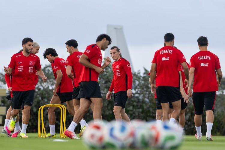 <p><em><strong>Resmi hesaptan yapılan duyuruya g&ouml;re milli futbolcuların forma numaraları ş&ouml;yle</strong></em></p>

<p>&nbsp;</p>
