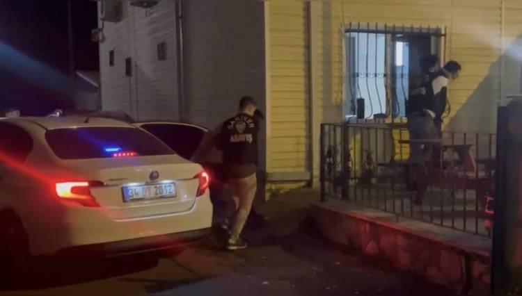 <p>İstanbul Sarıyer&rsquo;de bir iş insanının arkadaşı, ABD telefon kodlu bir numaradan Sarıyer Asayiş B&uuml;ro Amirliği sabit hattını aramasıyla polis ekipleri harekete ge&ccedil;ti.&nbsp;</p>
