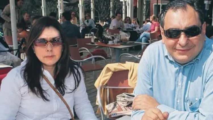 <p><strong>Reha Muhtar'ın cenaze t&ouml;renine&nbsp; Nil&uuml;fer ve Deniz Uğur'un ise katılmadı.</strong></p>
