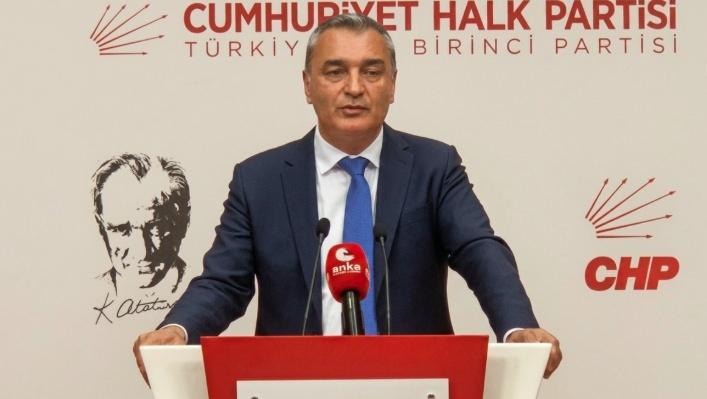 <p><span style="color:#B22222"><strong>Sarı'nın a&ccedil;ıklamaları ş&ouml;yle:</strong></span></p>

<p>Mutlak Butlan kararına istinaden CHP'nin kadroları belirlenmiş ve &ccedil;alışmaya başlamıştır. Sayın Genel Başkanımızın y&ouml;nlendirmeleriyle bir MYK oluşturduk. &Ouml;n&uuml;m&uuml;zdeki g&uuml;nlerde CHP'nin diğer organları da &ccedil;alışmaya başlayacak. Kurultaydan sonra Genel Başkanın belirlemesiyle MYK'yı bug&uuml;n itibariyle belirlemiş bulunuyoruz. Sayın Genel Başkanımızla beraber 19 arkadaşımızdan oluşuyor. 3 tane g&ouml;revimiz kurul olarak değerlendirildi. Sorumlu bir genel başkan yardımcısı olmayacak. Kurul kolektif bi&ccedil;imiyle &ccedil;alışacak.&nbsp; Ekonomi, dış politika ve se&ccedil;im politikalarıyla ilgili olacak.</p>
