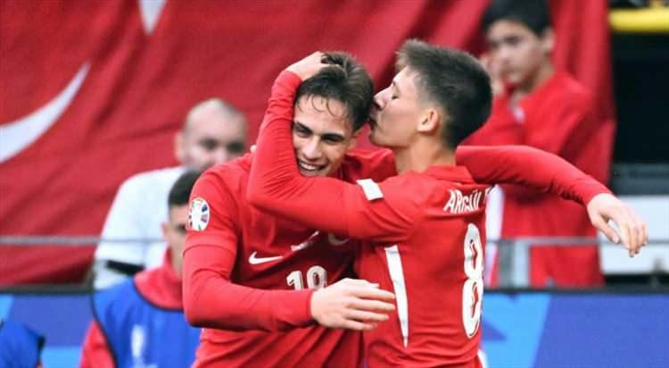 <p>Listede milli futbolcularımız Arda G&uuml;ler ve Kenan Yıldız'ın da yer aldığı g&ouml;r&uuml;ld&uuml;.</p>
