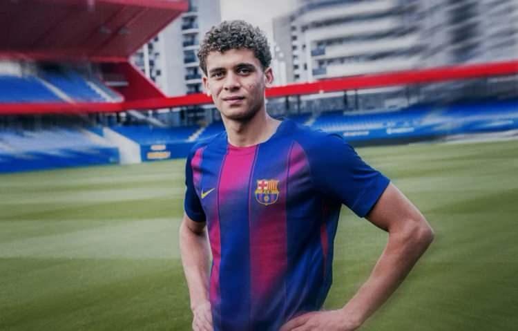 <p><strong>Hamza Abdelkarim - Mısır |&nbsp; 1 Ocak 2008 </strong><br />
<br />
Mısır&rsquo;ın gelecek vadeden forvetlerinden Hamza Abdelkarim, sezonu Barcelona B takımında kiralık olarak tamamladı.</p>
