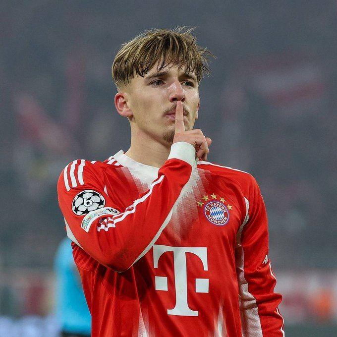 <p><strong>Lennart Karl - Almanya | 22 Şubat 2008</strong><br />
<br />
Bayern M&uuml;nih&rsquo;teki ilk sezonunu muhteşem bir şekilde tamamlayan Lennart Karl, Bundesliga&rsquo;nın yanı sıra Şampiyonlar Ligi'nde de b&uuml;y&uuml;k heyecan uyandırdı.<br />
<br />
Sağ kanat ve forvet arkası oynayabilen gen&ccedil; oyuncu, turnuvanın gidişatına g&ouml;re Florian Wirtz ve Jamal Musiala ile sıkı bir forma rekabetine girebilir.</p>
