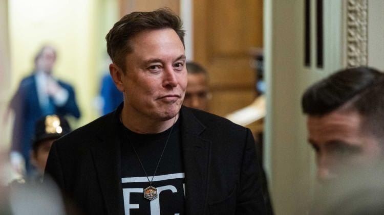 <p><strong>Sekt&ouml;rlerinde mevcut d&uuml;zeni sarsan 50 k&uuml;resel lideri ve milyarderi bir araya getiren listede d&uuml;nyanın en zengin insanı<span style="color:#800000"> Elon Musk</span> 829,5 milyar dolarlık servetiyle yer alırken, 209,4 milyar dolarlık servetiyle <span style="color:#800000">Mark Zuckerberg,</span> 29,8 milyar dolarlık servetiyle<span style="color:#800000"> Melinda French Gates</span> gibi tanıdık isimler yer alıyor.</strong></p>
