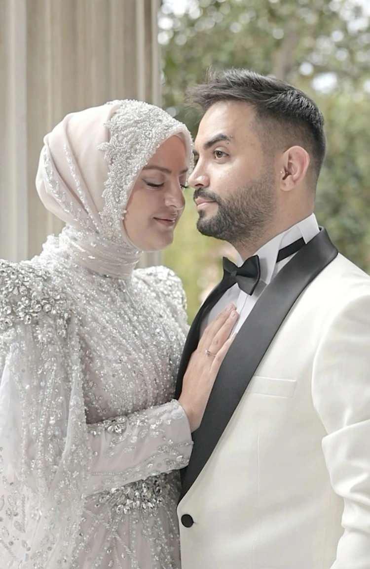 <p><strong>Son d&ouml;nemde eşi Gamze T&uuml;rkmen ile yaptığı eğlenceli ve samimi sosyal medya paylaşımlarıyla takip&ccedil;ilerinden yoğun ilgi g&ouml;ren &uuml;nl&uuml; sunucu, bu kez ailesinde yaşanan b&uuml;y&uuml;k bir mutlulukla adından s&ouml;z ettirdi.</strong></p>
