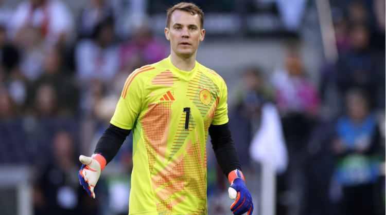 <p>&nbsp;</p>

<p><strong>Manuel Neuer (Almanya) </strong><br />
41 yaşına yaklaşmasına rağmen g&ouml;rev alması halinde turnuvanın en tecr&uuml;beli isimlerinden biri olacak.<br />
<br />
Modern kalecilik anlayışını değiştiren oyunculardan biri olarak g&ouml;r&uuml;len deneyimli kaleci, Panzerlerin turnuvada en g&uuml;vendiği isimlerin başında gelecek.</p>

<p>&nbsp;</p>
