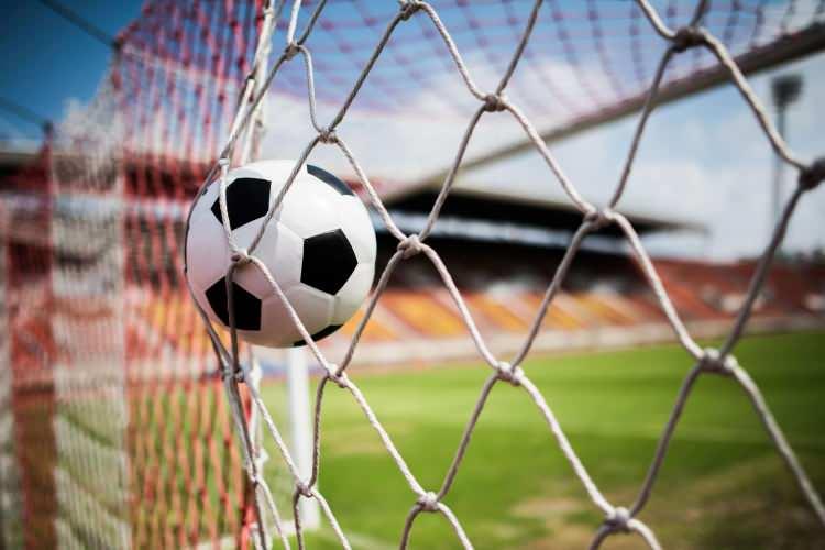 <p>Futbolda 2025-2026 sezonunun sona ermesiyle g&ouml;zler kul&uuml;plerin yapacakları transferlere &ccedil;evrildi.</p>
