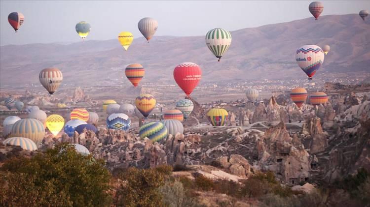 <p>Bayram tatilinin ardından gelen pazar g&uuml;n&uuml;nde ise 118 bin 310 ziyaret&ccedil;i k&uuml;lt&uuml;r rotalarını tercih etti.</p>
