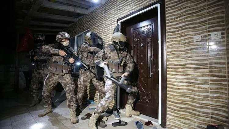 <p>T&uuml;rkiye bu operasyonu konuşuyor...</p>

<p>Yasa dışı ve ka&ccedil;ak yayınlarla m&uuml;cadele kapsamında ger&ccedil;ekleştirilen operasyon başarıyla sonu&ccedil;landı.&nbsp;</p>

