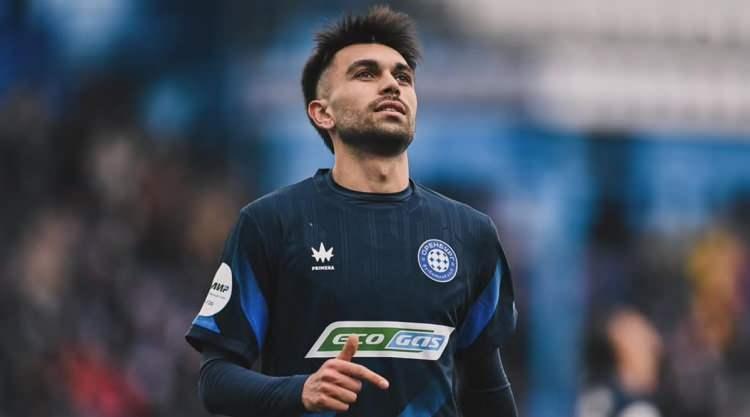 <p>Yerli oyuncu havuzunu genişletmek isteyen Trabzonspor, Rus takımı Orenburg ile s&ouml;zleşmesi bitecek olan Emircan G&uuml;rl&uuml;k'&uuml; radarına aldı. Emircan konusunda Fatih Tekke'nin kesin kararına g&ouml;re harekete ge&ccedil;ilecek.</p>

<p>(FANATİK)</p>

<p>&nbsp;</p>
