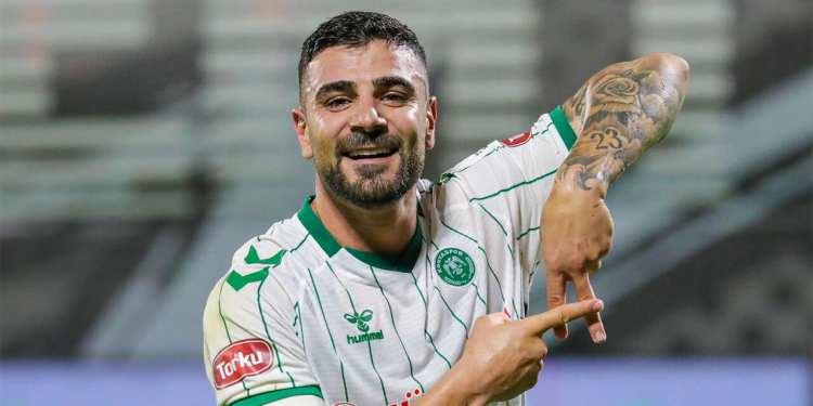 <p>Gelecek sezon bir yerli bir de yabancı stoper almak isteyen Beşiktaş rotasını &ccedil;izdi. Konyaspor'dan Adil Demirbağ ve Real Madrid'den Raul Asencio, Kara Kartal'ın radarına girdi. İki oyuncu i&ccedil;in de gerekli &ccedil;alışmalar kısa s&uuml;re i&ccedil;erisinde başlayacak.</p>

<p>(FANATİK)</p>

<p>&nbsp;</p>
