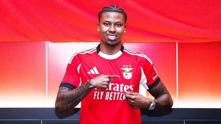 <p>Trabzonspor, Benfica'nın sağ beki Sidny Lopes Cabral'da son aşamaya geldi. 23 yaşındaki futbolcu da bordo mavililere gelmeye sıcak bakıyor.</p>

<p>(FOTOMA&Ccedil;)</p>

<p>&nbsp;</p>
