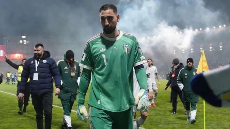 <p>- Donnarumma | İtalya</p>
