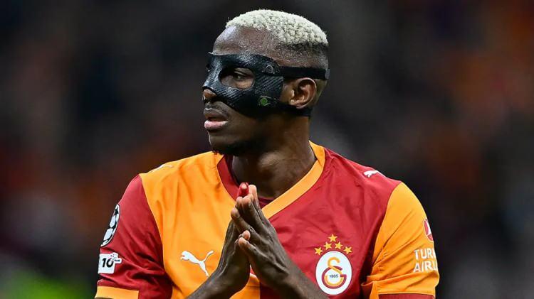 <p>Galatasaray'ın yıldızı Victor Osimhen, Avrupa devlerinin radarında.<br />
<br />
Sarı-kırmızılılar 150 milyon euronun altındaki bir teklif dışında ayrılığı d&uuml;ş&uuml;nm&uuml;yor.<br />
<br />
(FANATİK)</p>
