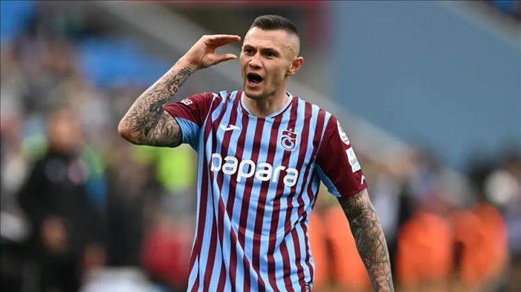<p>Trabzonspor'da Oleksandr Zubkov'la yollar ayrılıyor.<br />
<br />
Deneyimli futbolcunun transferi i&ccedil;in AEK ile 5 milyon euro karşılığında anlaşma sağlanırken resmi a&ccedil;ıklama bekleniyor.<br />
<br />
&nbsp;(FANATİK)</p>
