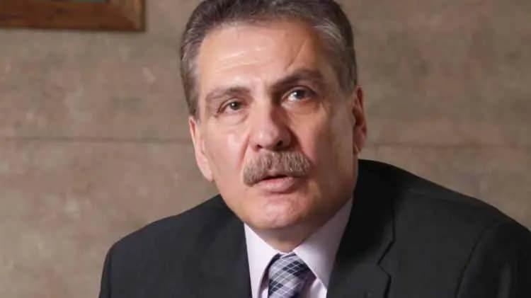 <p>Sezai Bacaksız</p>

<p>Net Değer: $2.1B</p>
