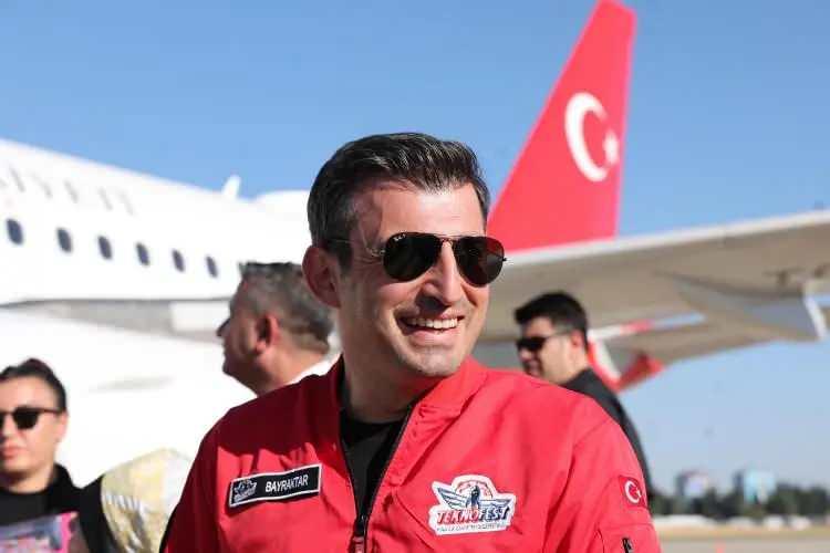 <p>Sel&ccedil;uk Bayraktar</p>

<p>Net Değer: $2.7B</p>
