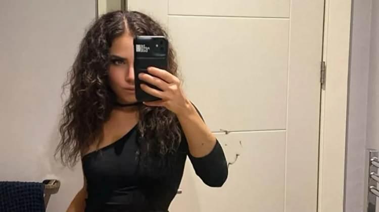 <p><strong>Zehra Hanzade G&uuml;rkanlar</strong></p>
