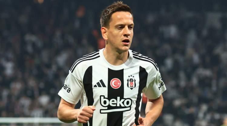 <p>Bosna Hersek'in kadrosunda ge&ccedil;en sezon Gaziantep FK'de kiralık forma giyen Nihad Mujakic ve Beşiktaş'tan Amir Hadziahmetovic de yer aldı.</p>
