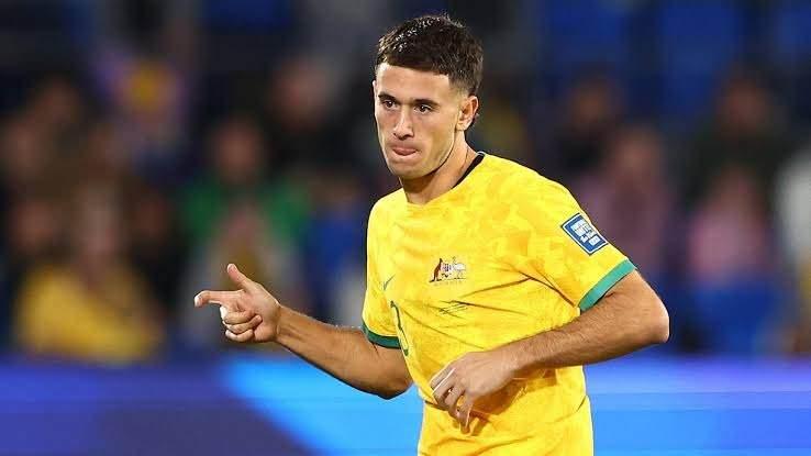 <p>Avustralya'nın g&uuml;ncel kadrosundaki en &ouml;nemli isimlerden birisi İtalya'da Parma forması giyen savunma oyuncusu Alessandro Circati. Circati'nin yanı sıra Feyenoord'da oynayan Jordan Bos ve Watford'lu h&uuml;cum oyuncusu Nestory Irankunda da dikkati &ccedil;eken isimler. Takımın en tecr&uuml;beli isimlerinden birisi ise, T&uuml;rkiye'de uzun yıllar forma giyen ve T&uuml;rk vatandaşlığı da bulunan Aziz Behi&ccedil;.</p>
