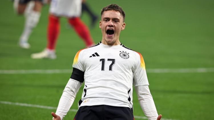 <p>Panzerler; Nico Schlotterbeck, Waldemar Anton, Joshua Kimmich, Florian Wirtz, Kai Havertz, Lennart Karl gibi isimlerin sergileyeceği performanslarla D&uuml;nya Kupası'nda k&uuml;rs&uuml;ye &ccedil;ıkmak i&ccedil;in m&uuml;cadele edecek.</p>

