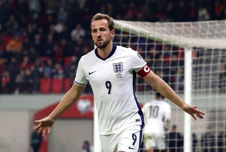 <p>İngiltere'nin en b&uuml;y&uuml;k kozu yine Harry Kane olacak. Bayern M&uuml;nih forması giyen deneyimli futbolcu, ceza sahasındaki bitiriciliğiyle İngiltere'nin D&uuml;nya Kupası yolculuğundaki en &ouml;nemli golc&uuml;s&uuml; konumunda bulunuyor.</p>
