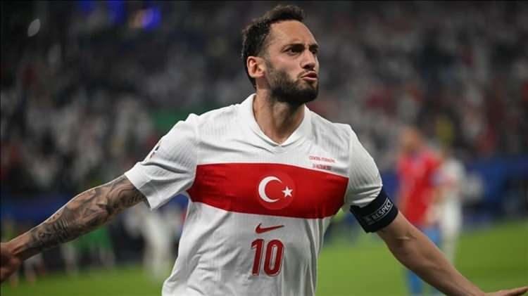<p><strong>AZİZ YILDIRIM, HAKAN &Ccedil;ALHANOĞLU İ&Ccedil;İN HAREKETE GE&Ccedil;İYOR</strong></p>
